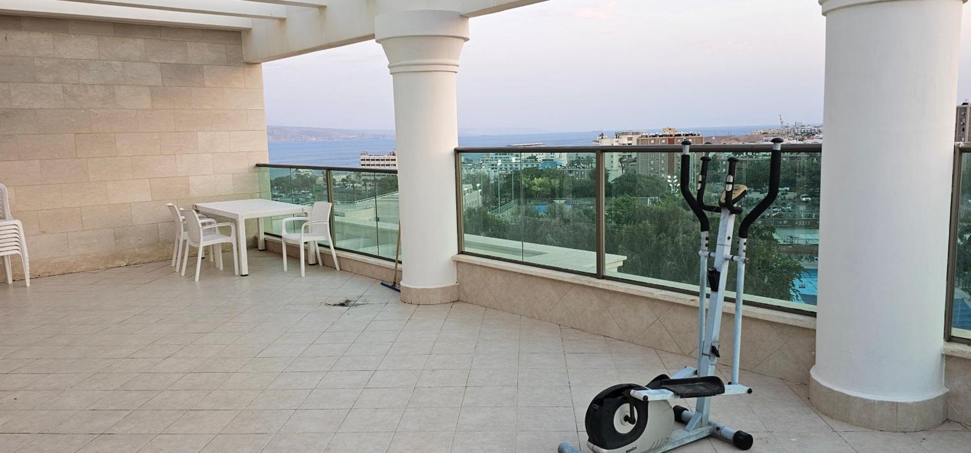 De Golf Luxury Royal Exclusive Class Apt-residence Near The Sea With Pool Gym Apartment Eilat